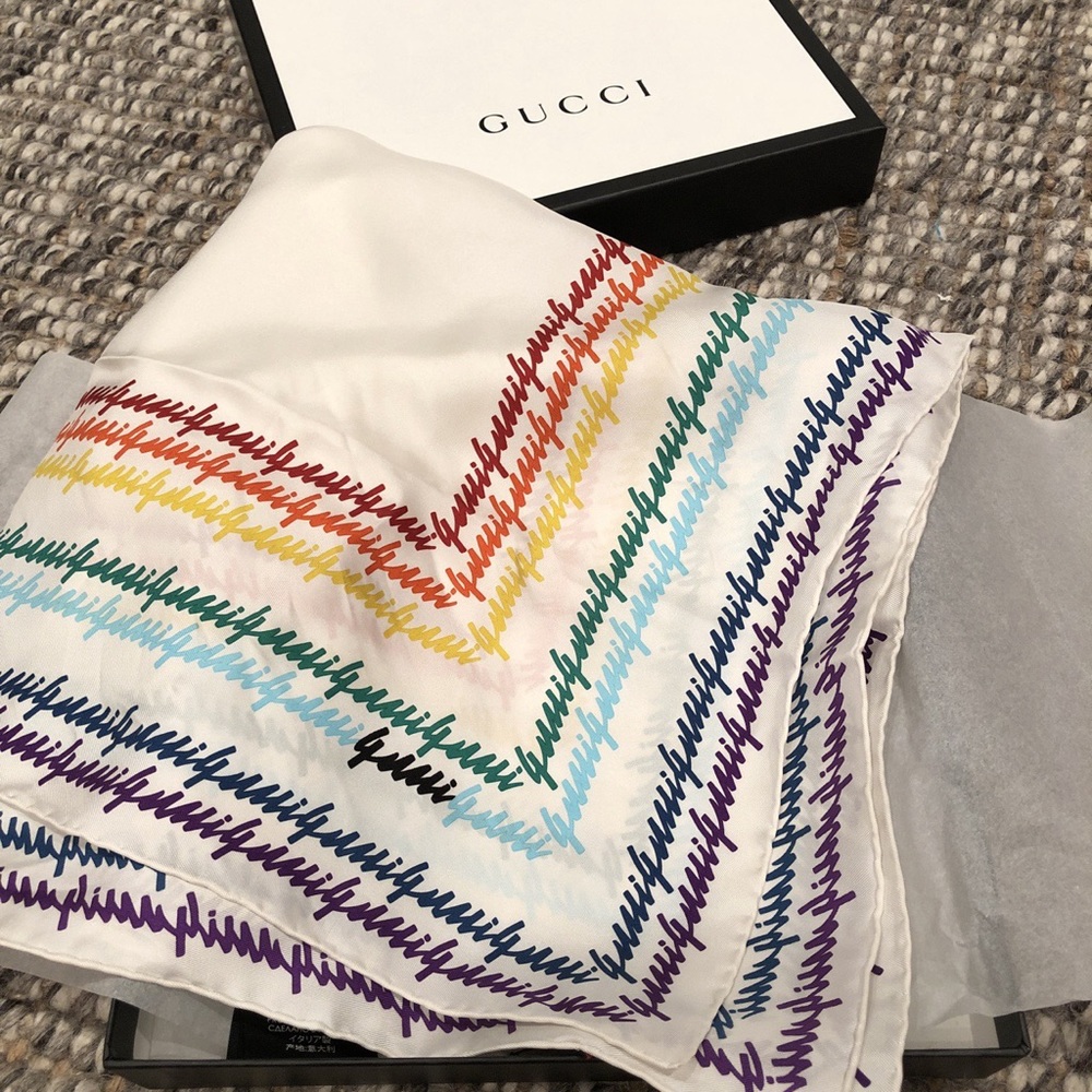 GUCCI SILK SCARF